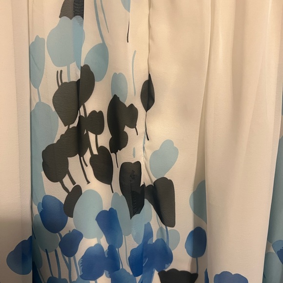 Pretty above knee dress - Picture 4 of 5